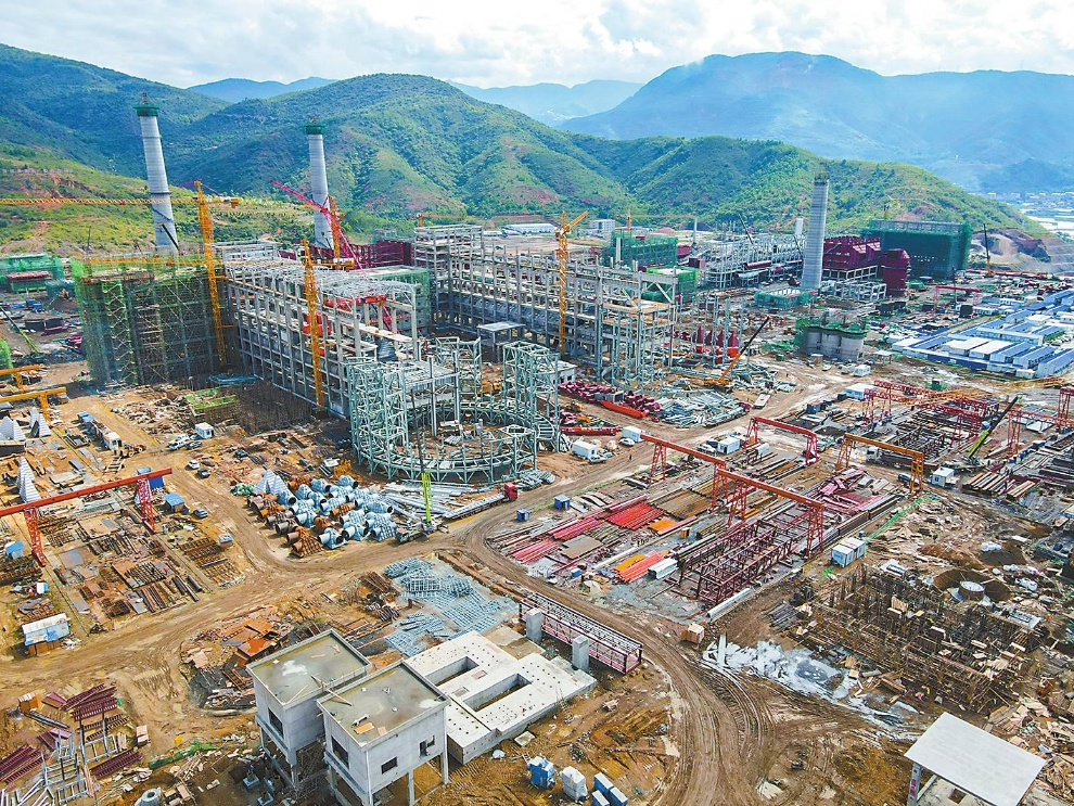 云南玉溪玉昆钢铁集团有限公司产能置换升级改造项目施工现场。(企业供图) 云南玉溪玉昆钢铁集团有限公司产能置换升级改造项目施工现场。(企业供图).jpg