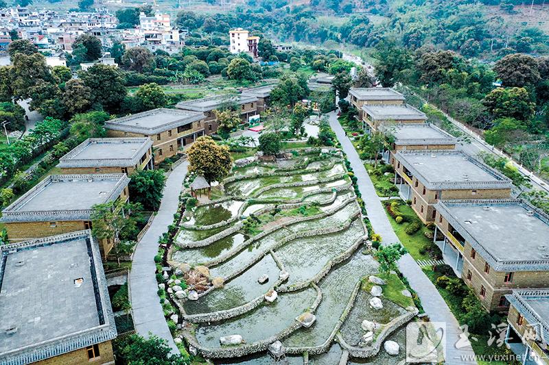 “花腰田间”以生态和民族文化资源为依托，在探索民族特色文化与旅游融合发展中做了可行性尝试。