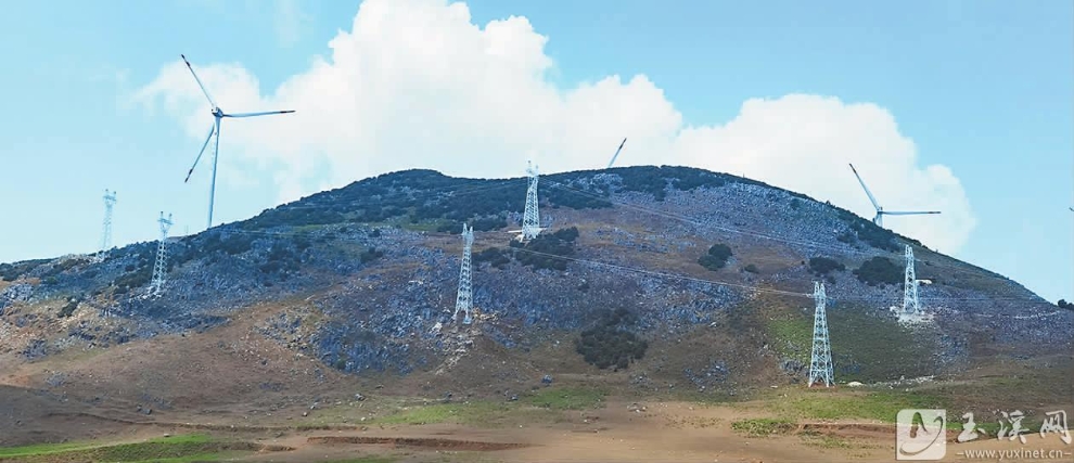 么波冲高山草甸景区秀美的自然风光。