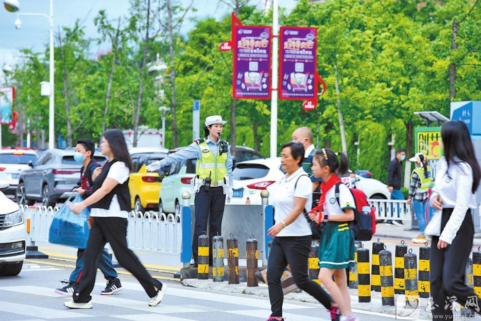 我市交警、教体等部门围绕校园安全稳定工作提前安排部署，全力做好校园周边交通保障工作。