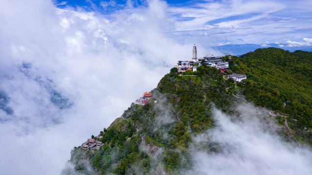 鸡足山美景 李文海 摄